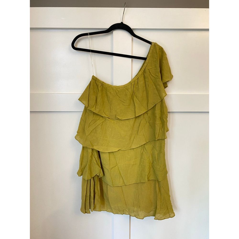 Entro Green Tiered One Shoulder Mini Dress size small‎ NWT